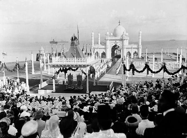 Royal Visit of King George V and Queen Mary to India A large crowd gathered to