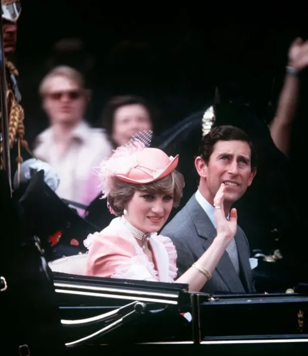Framed Print : Royal Wedding Prince Charles and Princess Diana drive to Waterloo 29th July 1981 Framed Print : Royal Wedding Prince Charles and Princess Diana drive to Waterloo 29th July 1981