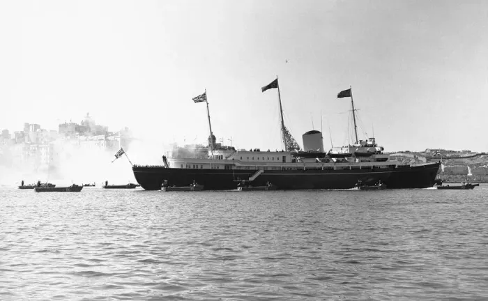 Framed Print : The Royal Yacht Britannia seen here arriving off Valletta Malta with Queen Elizabeth II