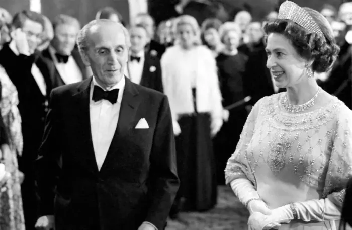 Framed Print : Royalty: Entertainment: Film. H. R. H. The Queen at Royal Premiere Funny Lady Framed Print : Royalty: Entertainment: Film. H. R. H. The Queen at Royal Premiere Funny Lady