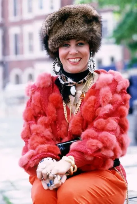 Framed Print : Ruby Wax actress wearing pink fur coat in May 1986 A©mirrorpix Framed Print : Ruby Wax actress wearing pink fur coat in May 1986 A©mirrorpix