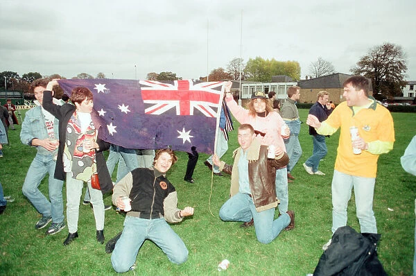 Rugby Fans watching the 1991 Rugby World Cup Final between Australia & England on an
