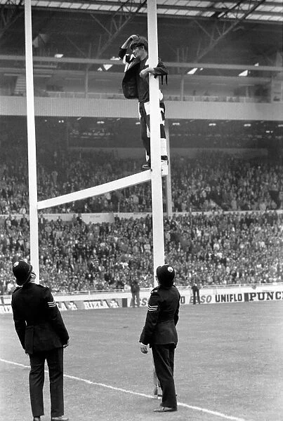 Rugby League Chalenge Cup Final at Wembley Stadium Warrington v Widnes A fan
