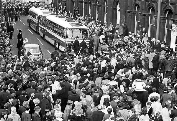 Rugby League Club return from Wembley with the Cup. Skipper Eric Ashton holds the cup