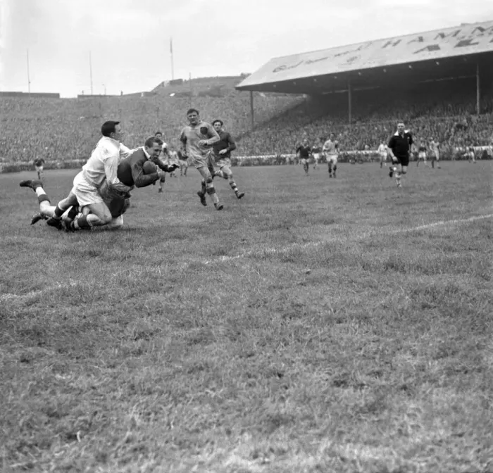 Framed Print : Rugby League: Wakefield v. Wigan. June 1960 M4449 Framed Print : Rugby League: Wakefield v. Wigan. June 1960 M4449