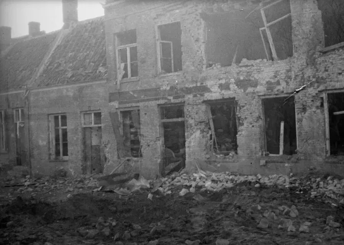 Framed Print : Ruined houses between Oostkerke and Diksmuide destroyed during the Battle of the Yser Framed Print : Ruined houses between Oostkerke and Diksmuide destroyed during the Battle of the Yser