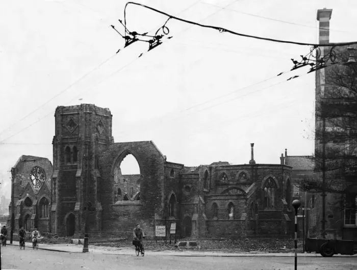 Framed Print : The ruined shell of St Andrews Presbyterian Church stands at the corner of Prospect