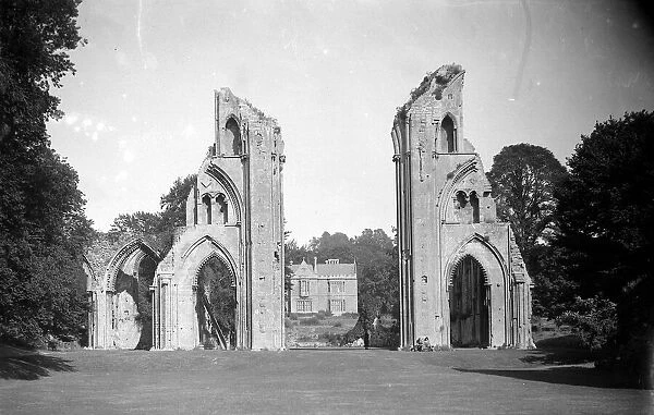 The ruins of Glastonbury Abbey in Somerset 1923 Alf 58