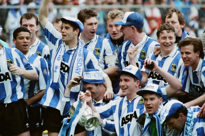 Framed Print : Rumbelows Cup Cup Final at Wembley Stadium. Sheffield Wednesday 1 v Manchester Framed Print : Rumbelows Cup Cup Final at Wembley Stadium. Sheffield Wednesday 1 v Manchester