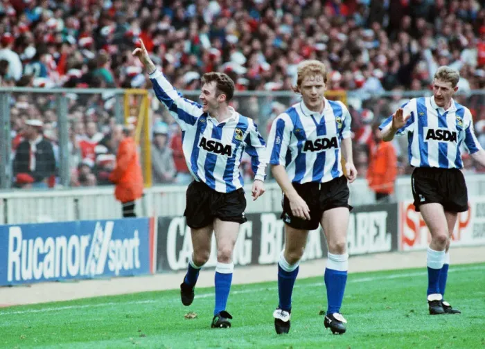 Framed Print : Rumbelows Cup Cup Final at Wembley Stadium. Sheffield Wednesday 1 v Manchester
