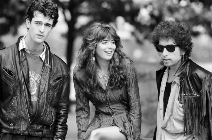 Framed Print : Rupert Everett, Fiona Flanagan and Bob Dylan attend a photocall for their film Framed Print : Rupert Everett, Fiona Flanagan and Bob Dylan attend a photocall for their film