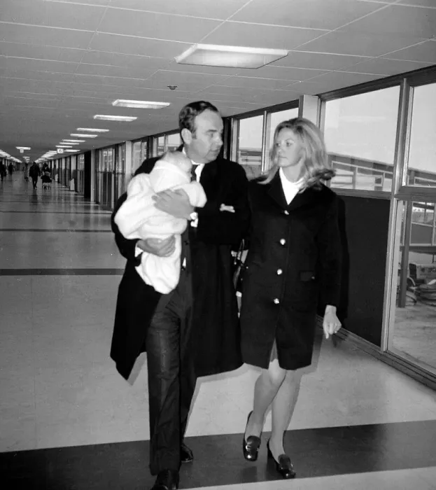 Framed Print : Rupert Murdoch with his wife Anna and their three month old daughter Elizabeth Framed Print : Rupert Murdoch with his wife Anna and their three month old daughter Elizabeth
