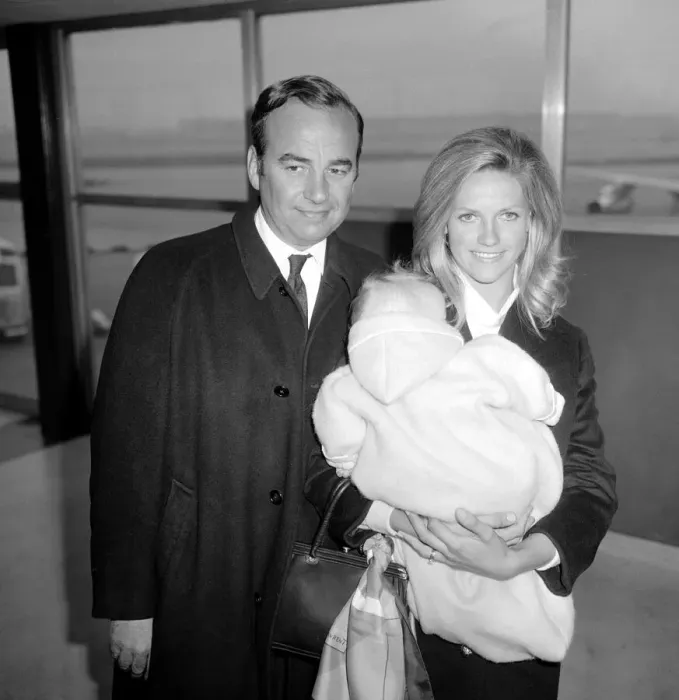 Framed Print : Rupert Murdoch with his wife Anna and their three month old daughter Elizabeth Framed Print : Rupert Murdoch with his wife Anna and their three month old daughter Elizabeth