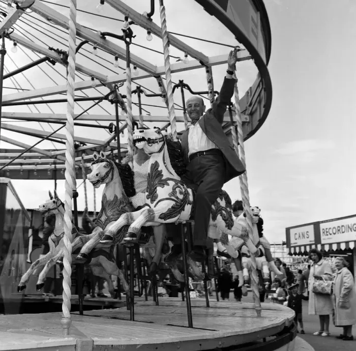 Framed Print : Russell Smith of Southport shows just how fit you can be at 80 Framed Print : Russell Smith of Southport shows just how fit you can be at 80