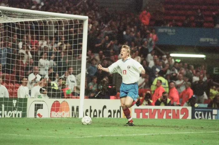 Framed Print : Russia 3-3 Czech Republic, Euro 1996 Group C match at Anfield Framed Print : Russia 3-3 Czech Republic, Euro 1996 Group C match at Anfield