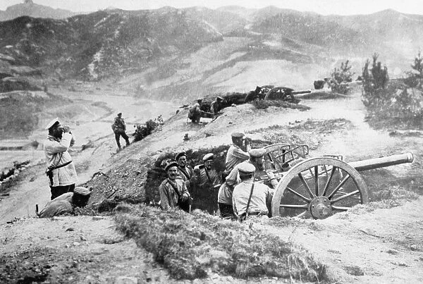 Russian artillery entrenched during their battle against the Austro-Hungarian army