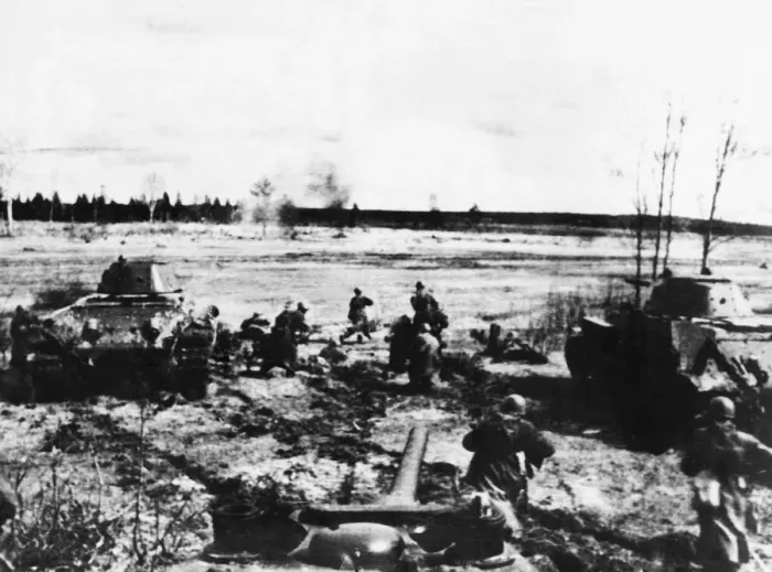 Framed Print : Russian infantry and tanks advance. (Picture) Tanks having blasted the German Framed Print : Russian infantry and tanks advance. (Picture) Tanks having blasted the German