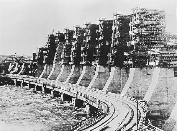 Russian Revolution. Construction of Dnieptroges Dam. October 1917