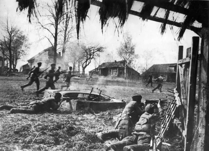 Framed Print : Russian soldiers during the Second World War, September 1942 Framed Print : Russian soldiers during the Second World War, September 1942