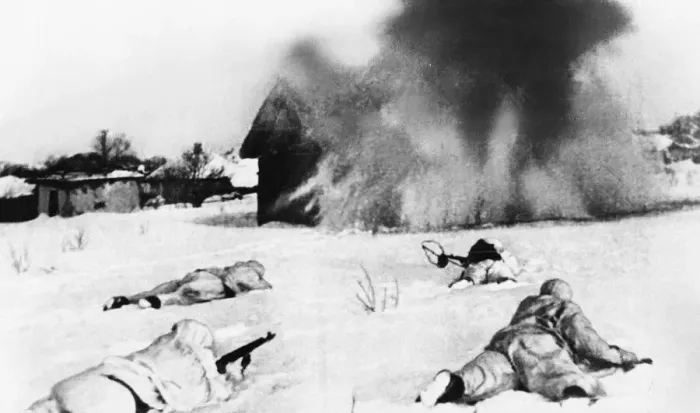 Framed Print : Russians attack a German position during the Second World War. 17th April 1942