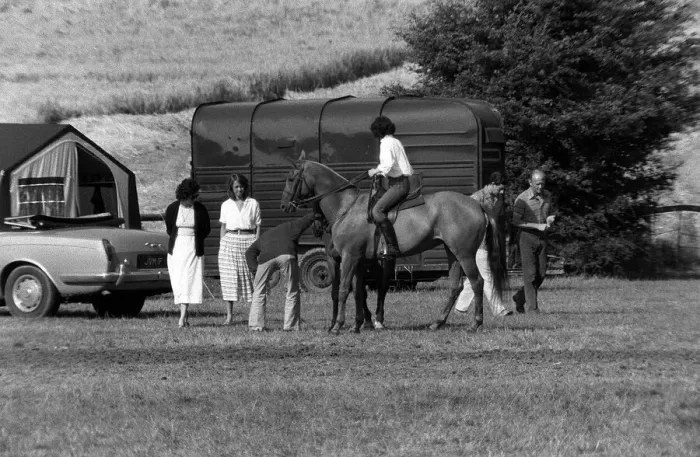 Framed Print : Sabrina Guinness with Prince Charles August 1979 at Midhurst stables Framed Print : Sabrina Guinness with Prince Charles August 1979 at Midhurst stables