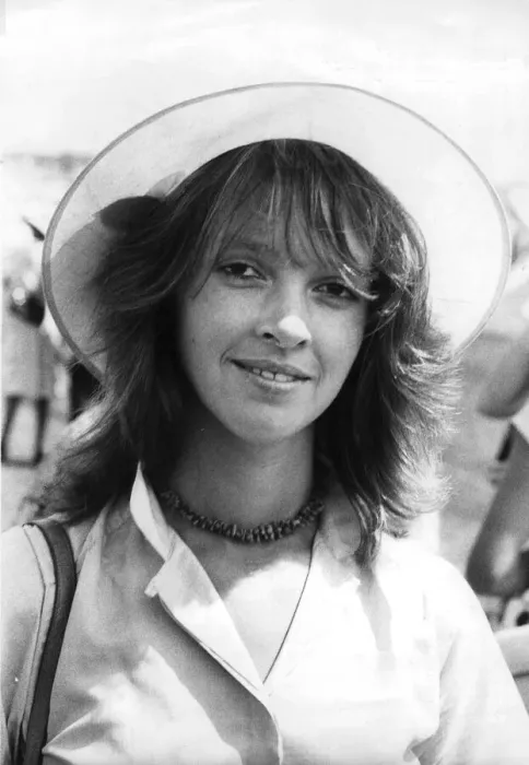 Framed Print : Sabrina Guinness at society event - June 1980 ----- SABRINA Framed Print : Sabrina Guinness at society event - June 1980 ----- SABRINA