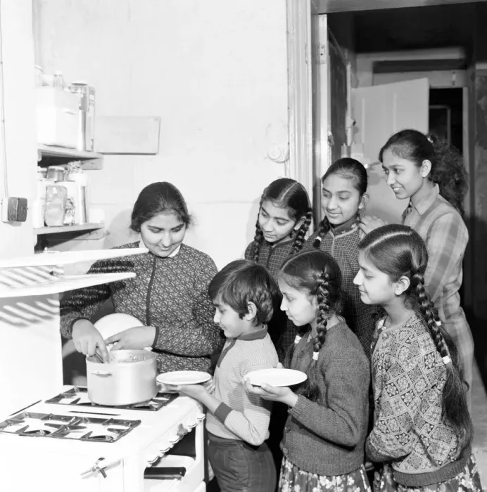 Framed Print : Sagoo Family Siblings living in Southall, Middlesex arrived from Nairobi Framed Print : Sagoo Family Siblings living in Southall, Middlesex arrived from Nairobi