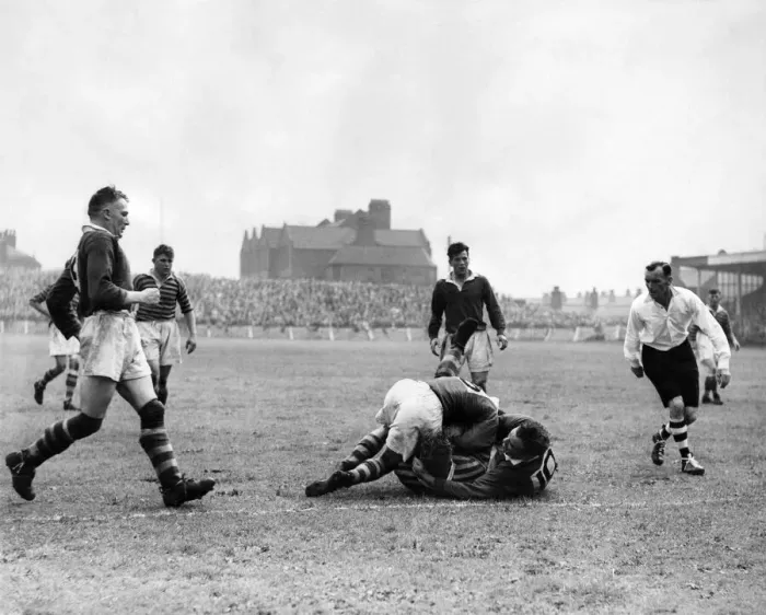 Framed Print : Salford v Warrington. Davies, the salford half-back, and Hawkins, Salford forward