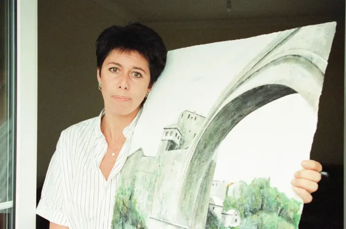 Framed Print : Sally Becker, British Aid Worker and Heroine, pictured at home in Hove, Sussex