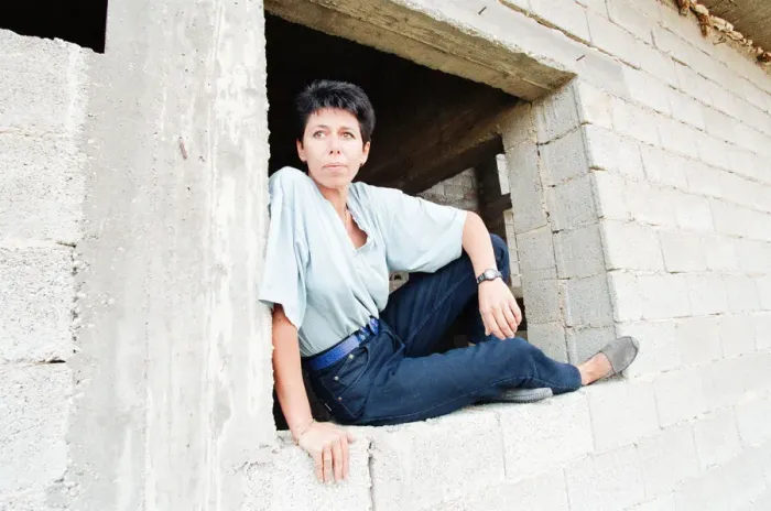 Framed Print : Sally Becker, British Aid Worker pictured August 1993. Returns to Mostar Framed Print : Sally Becker, British Aid Worker pictured August 1993. Returns to Mostar