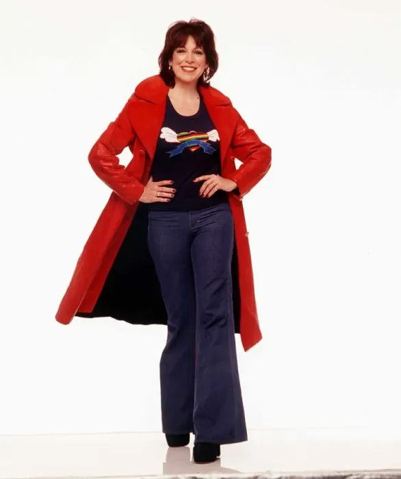 Framed Print : Sally James TV presenter studio shots June 1999 former presenter of childrens TV