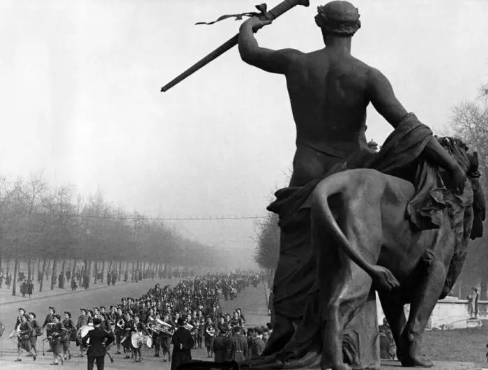 Framed Print : Salute the Soldier Campaign, parade and march past, outside Buckingham Palace Framed Print : Salute the Soldier Campaign, parade and march past, outside Buckingham Palace
