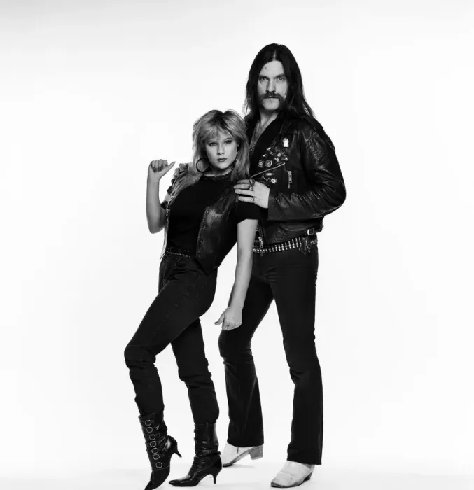 Framed Print : Samantha Fox, Glamour model, and Lemmy, musician, singer and songwriter who founded