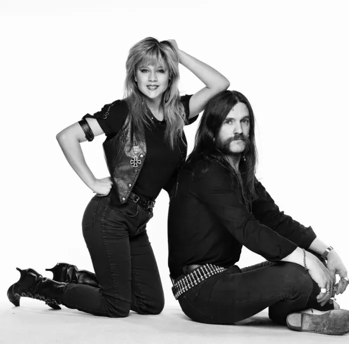 Framed Print : Samantha Fox, Glamour model, and Lemmy, musician, singer and songwriter who founded