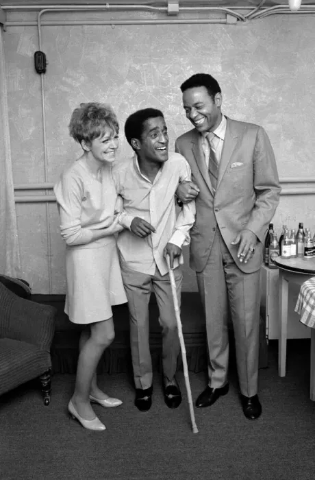 Framed Print : Sammy Davis Jnr with Gloria de Haven in her dressing room before the show Golden Boy Framed Print : Sammy Davis Jnr with Gloria de Haven in her dressing room before the show Golden Boy