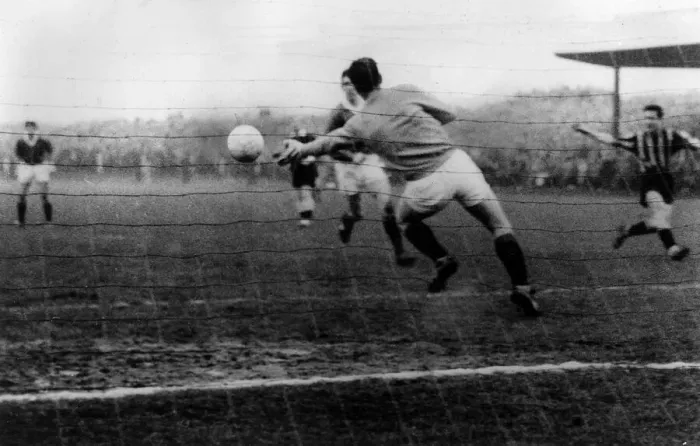 Framed Print : Sammy Reid scores goal for Berwick Rangers January 1967