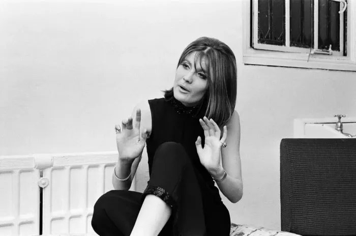 Framed Print : Sandie Shaw appears on the ABC Television Show Doddys Music Box