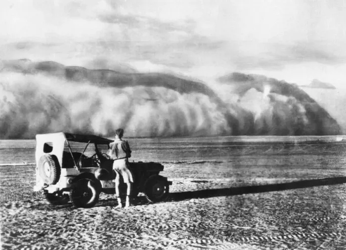 Framed Print : A sandstorm approaching the allied lines in Egypt during the Second World War