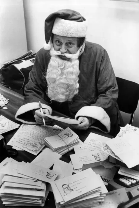 Framed Print : Santa Claus, sorting letters at Guildhall, Swansea, Wales, 13th December 1985 Framed Print : Santa Claus, sorting letters at Guildhall, Swansea, Wales, 13th December 1985