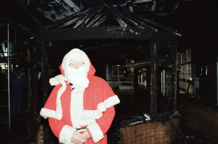 Framed Print : Santas Grotto at Broad Street Mall burns down. 19th December 1990 Framed Print : Santas Grotto at Broad Street Mall burns down. 19th December 1990