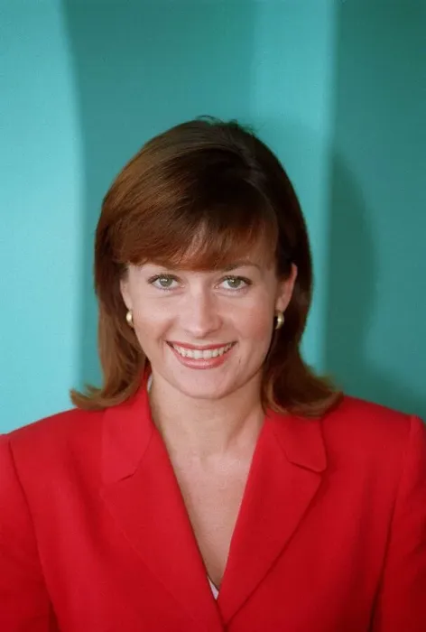 Framed Print : Sara Blizzard Live TV Presenter June 1998 Who was a presenter on Liverpool Live