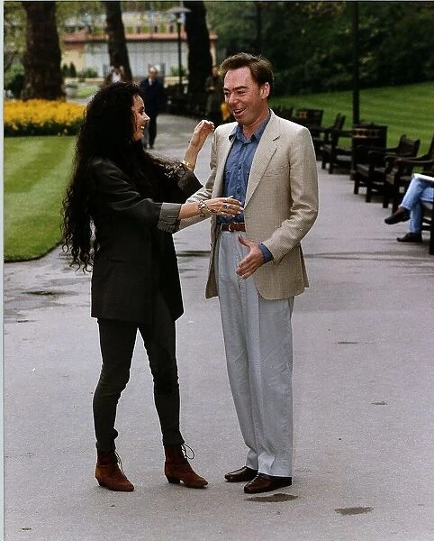 Sarah Brightman and Andrew Lloyd Webber dancing in the Park at Londons Savoy Hotel dbase
