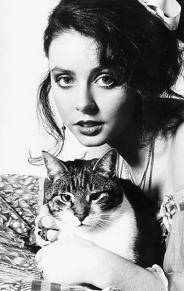 Sarah Brightman Singer holding cat