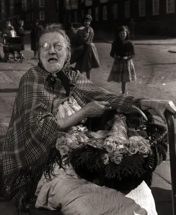 Framed Print : Sarah Burke aged 78 Flower Seller - February 1961 sells flowers on the streets of