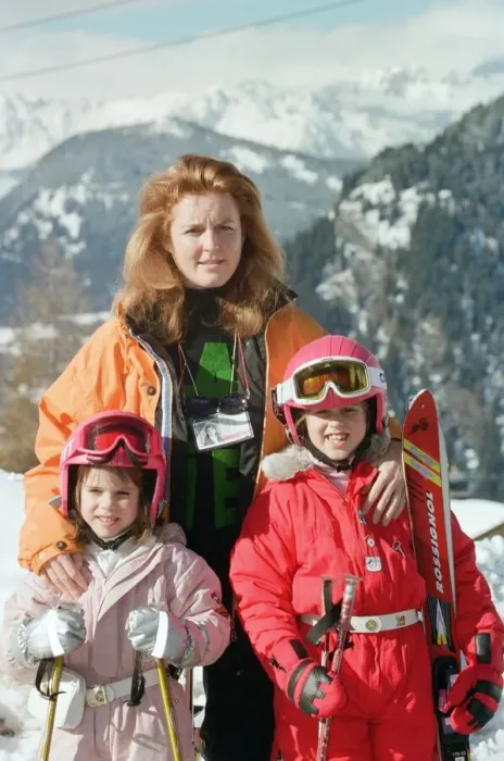 Framed Print : Sarah, Duchess Of York with her daughters Princess Beatrice and Princess Eugenie