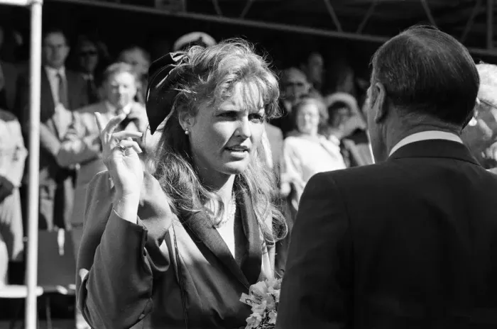 Framed Print : Sarah, Duchess of York visits Scotland. 16th August 1986 Framed Print : Sarah, Duchess of York visits Scotland. 16th August 1986