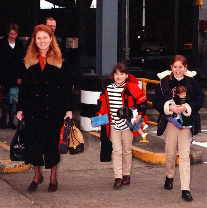 Framed Print : Sarah Ferguson the Duchess of York and children Beatrice Framed Print : Sarah Ferguson the Duchess of York and children Beatrice