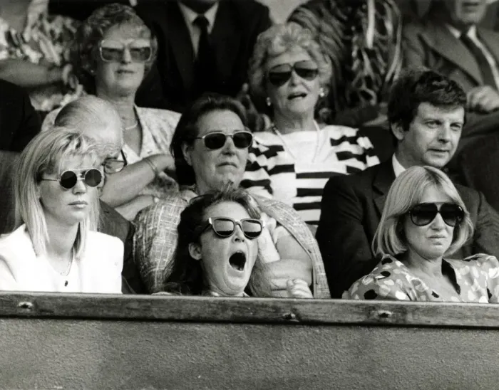 Framed Print : Sarah Ferguson Yawning at Wimbledon in crowd Sleepy Fergie July 1986 Framed Print : Sarah Ferguson Yawning at Wimbledon in crowd Sleepy Fergie July 1986