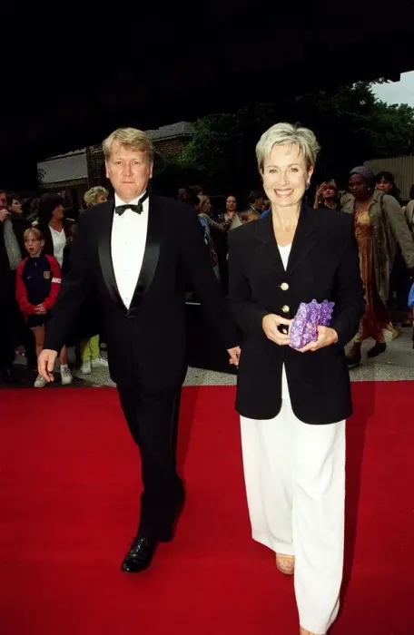 Framed Print : Sarah Green TV Presenter July 1998 Arriving for the premiere of Doctor Doolittle Framed Print : Sarah Green TV Presenter July 1998 Arriving for the premiere of Doctor Doolittle