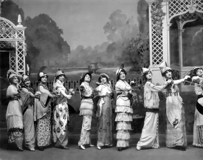 Framed Print : A scene from the 1914 London stage production of The Gaming Show at the Palace Theatre Framed Print : A scene from the 1914 London stage production of The Gaming Show at the Palace Theatre
